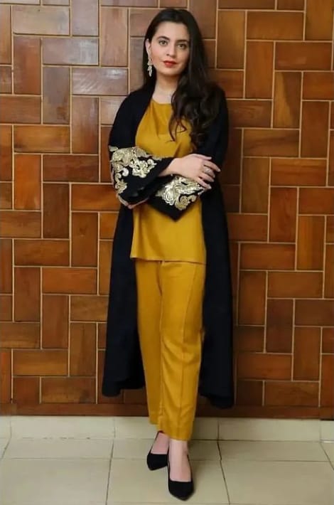 Sleeves Embroidery Yellow 3 Pcs Suit , Women Embroidery Suit , Women Fashion 3 Pcs