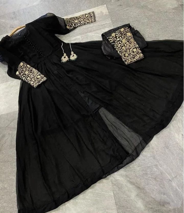 Highly Embroidery 2 Pcs Suit , Women Embroidery Suit , Women Fashion 2 Pcs